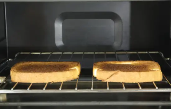 Can You Put Garlic Texas Toast in The Toaster