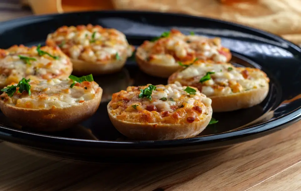 How to Cook Pizza Bagels in a Toaster Oven