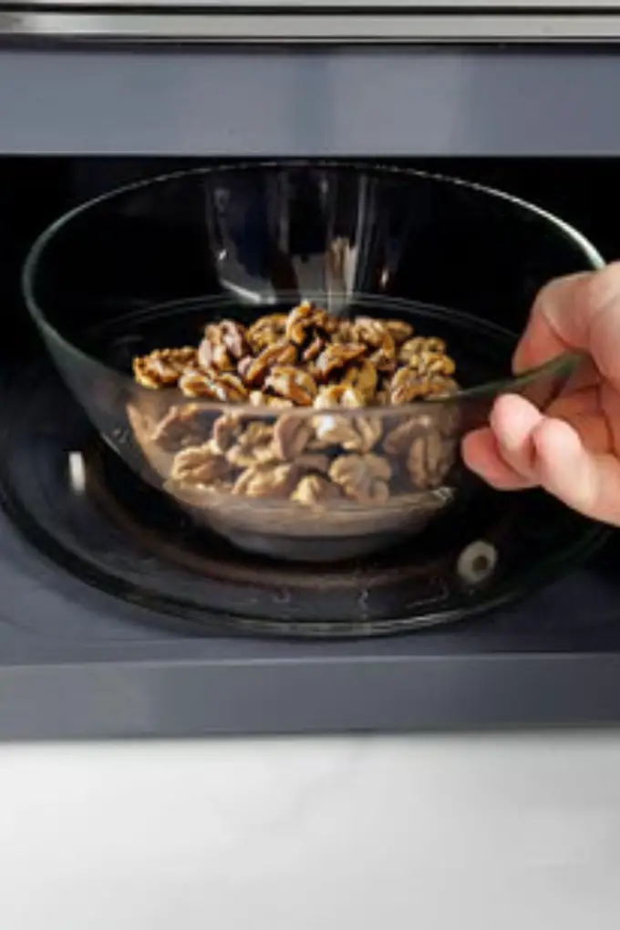 Can You Toast Walnuts in a Microwave
