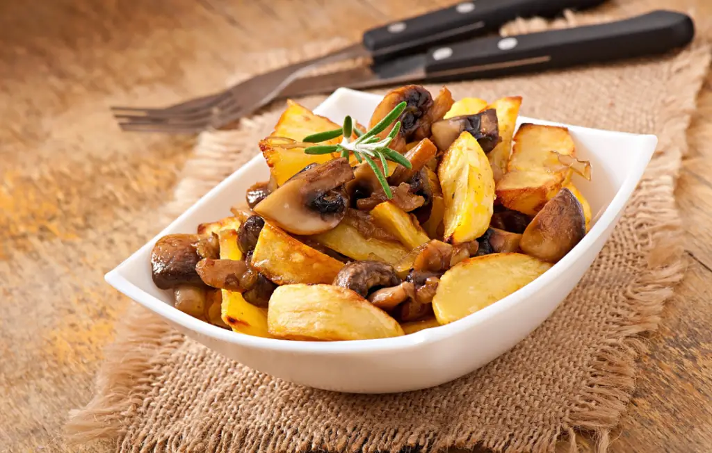 Roasted Potatoes with Mushrooms and Onions