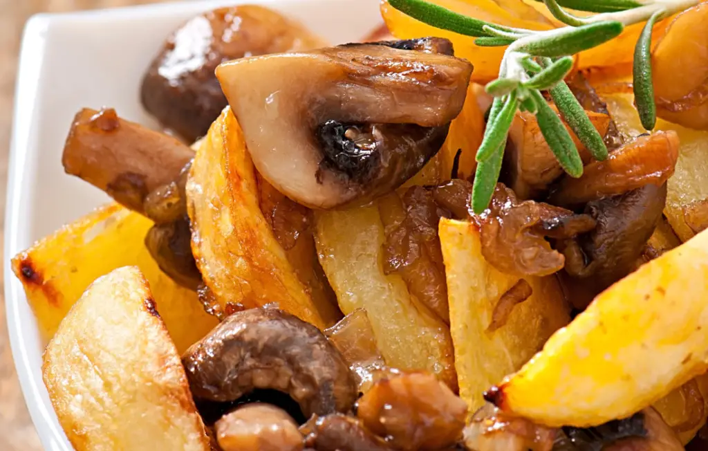 Roasted Potatoes with Mushrooms and Onions